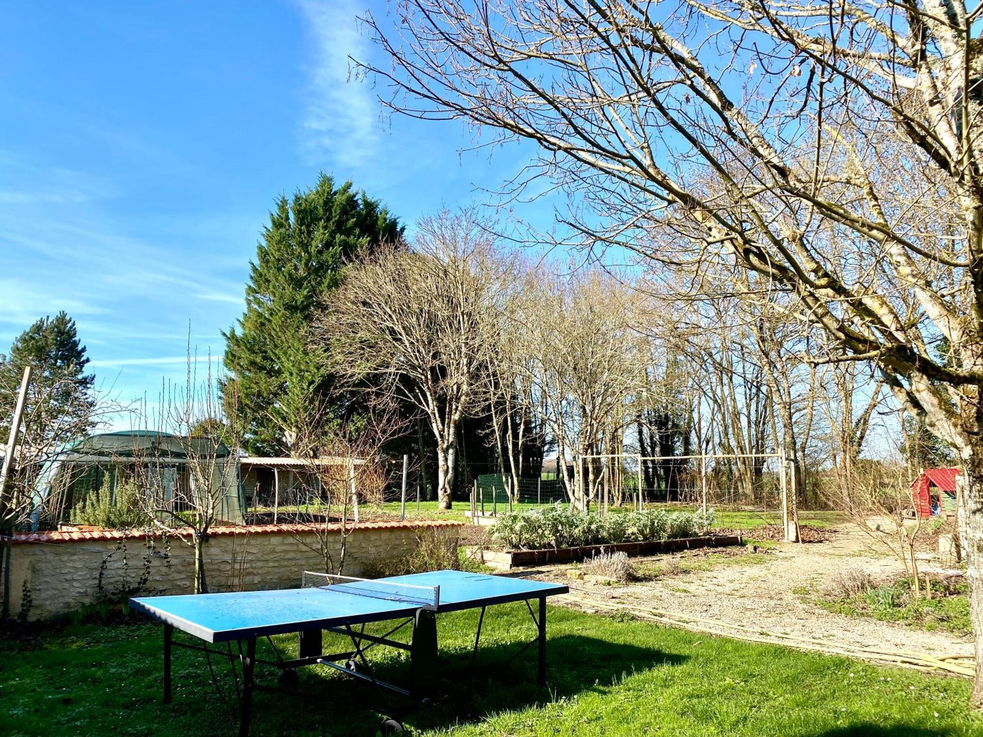 Aux Agapanthes, Chambres D'Hotes Charentaises De Charme Avec Piscine Aumagne Exterior foto